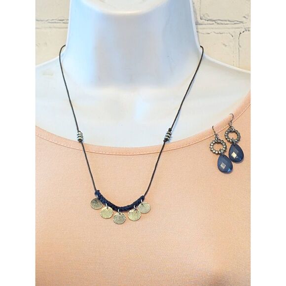 Bohemian seashell necklace with earrings - Picture 1 of 4